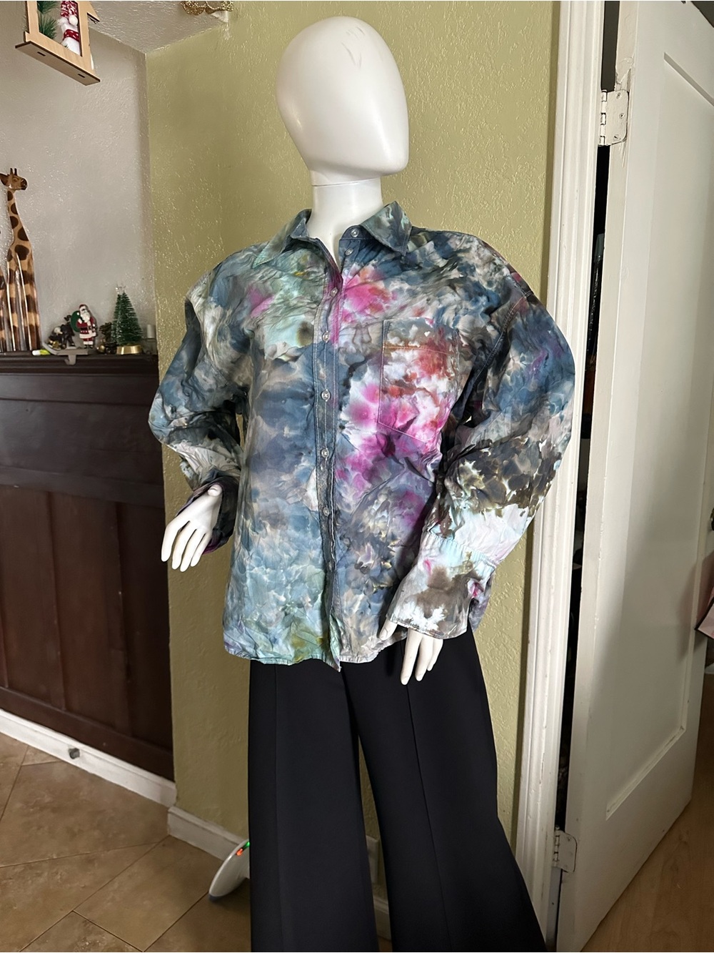 H&M Light Gray Button-Front Shirt